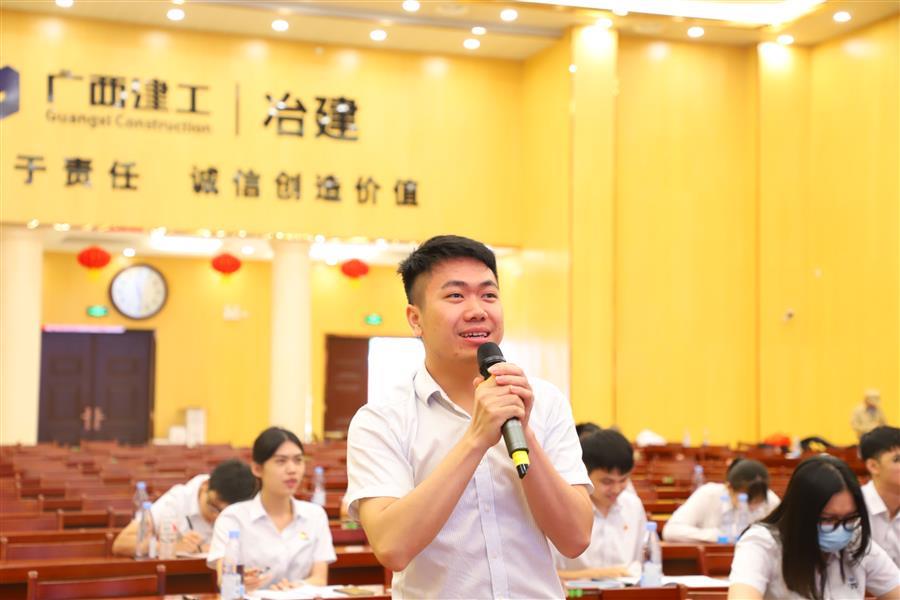 医生掀开奶罩边躁边狠狠躁视频