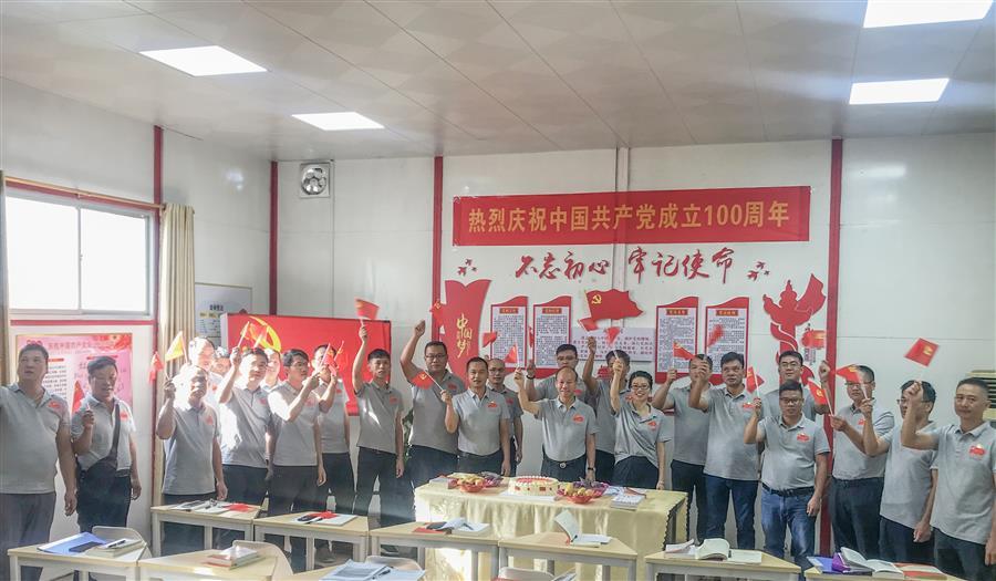 医生掀开奶罩边躁边狠狠躁视频