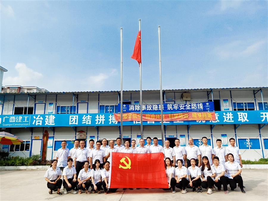 医生掀开奶罩边躁边狠狠躁视频