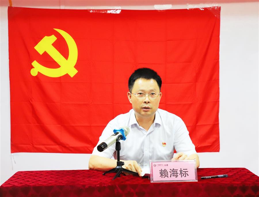 医生掀开奶罩边躁边狠狠躁视频