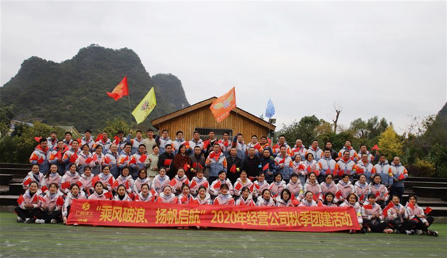 医生掀开奶罩边躁边狠狠躁视频