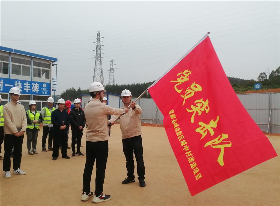 医生掀开奶罩边躁边狠狠躁视频