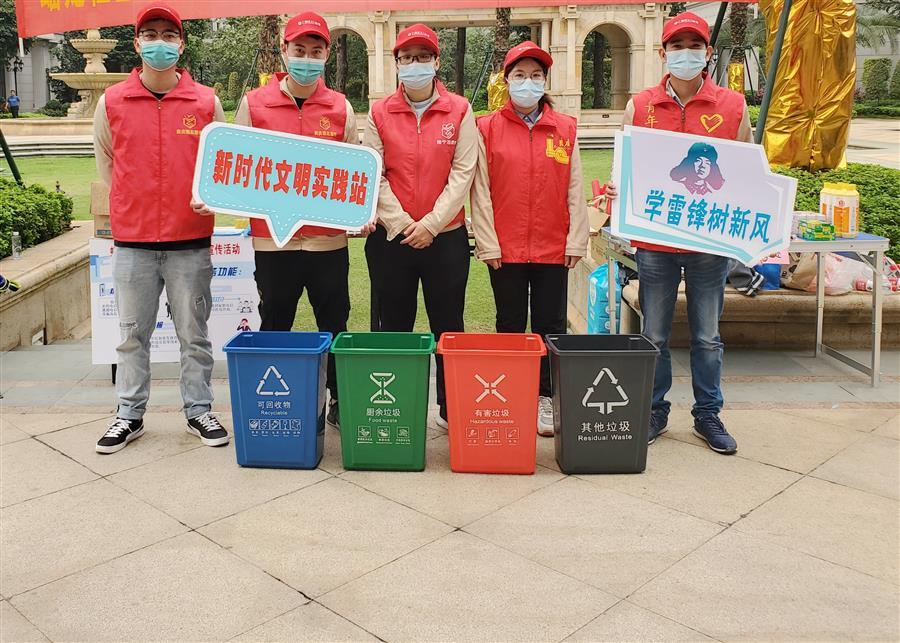 医生掀开奶罩边躁边狠狠躁视频