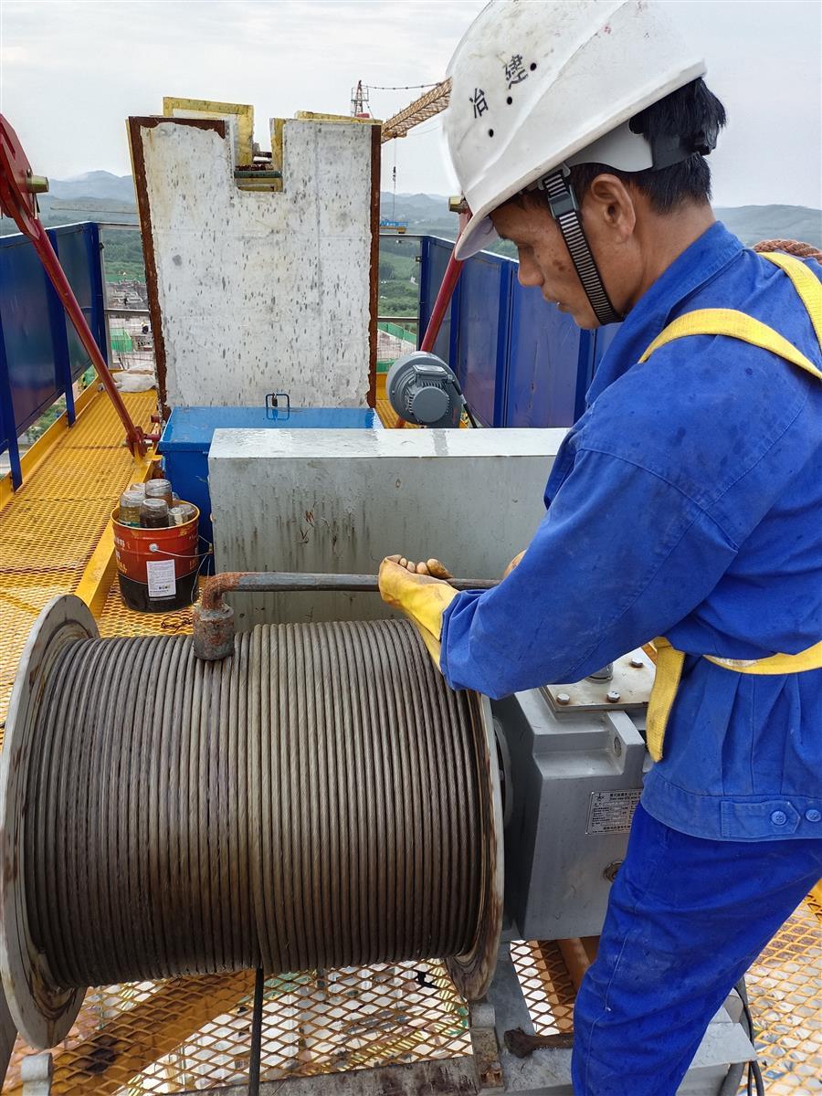 医生掀开奶罩边躁边狠狠躁视频