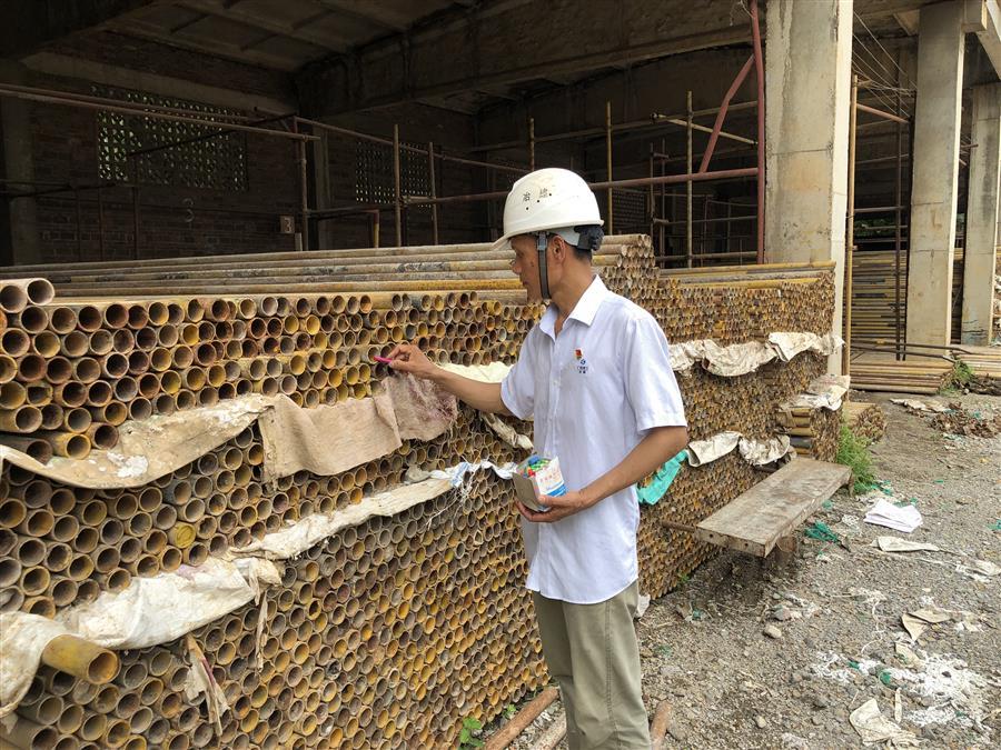 医生掀开奶罩边躁边狠狠躁视频