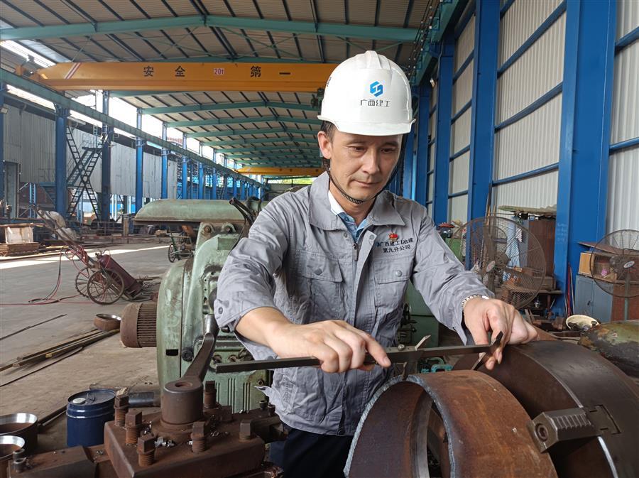 医生掀开奶罩边躁边狠狠躁视频