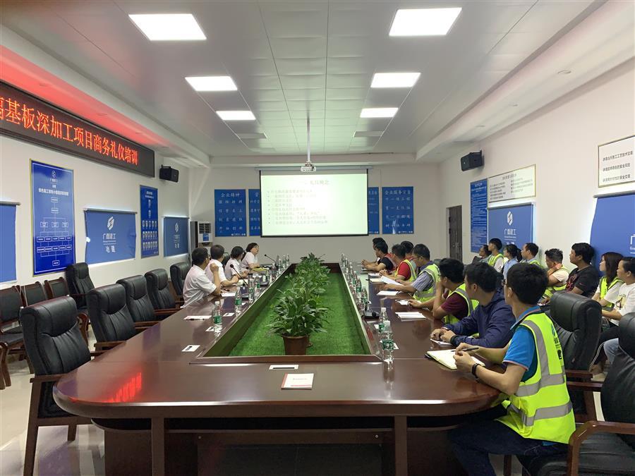 医生掀开奶罩边躁边狠狠躁视频