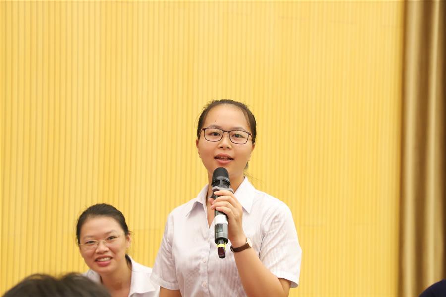 医生掀开奶罩边躁边狠狠躁视频