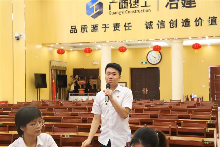 医生掀开奶罩边躁边狠狠躁视频