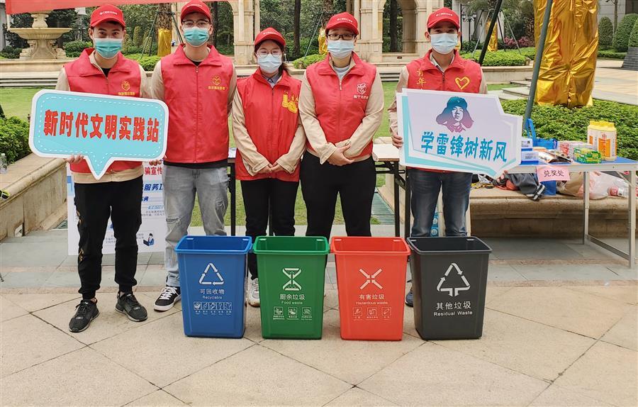 医生掀开奶罩边躁边狠狠躁视频