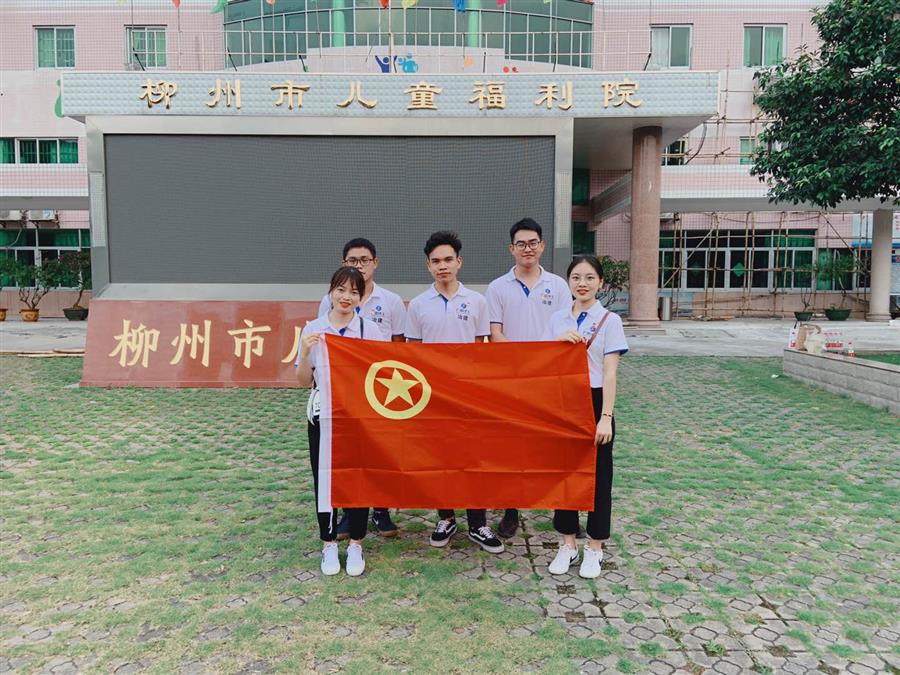 医生掀开奶罩边躁边狠狠躁视频