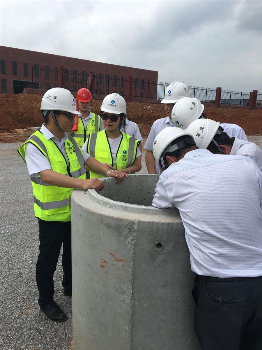 医生掀开奶罩边躁边狠狠躁视频