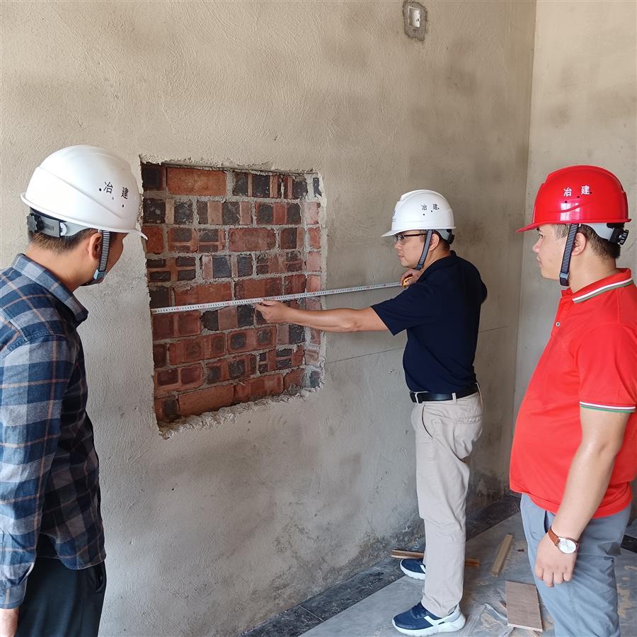 医生掀开奶罩边躁边狠狠躁视频