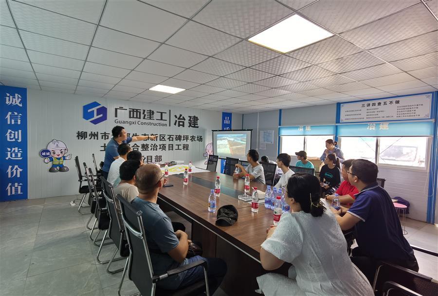 医生掀开奶罩边躁边狠狠躁视频