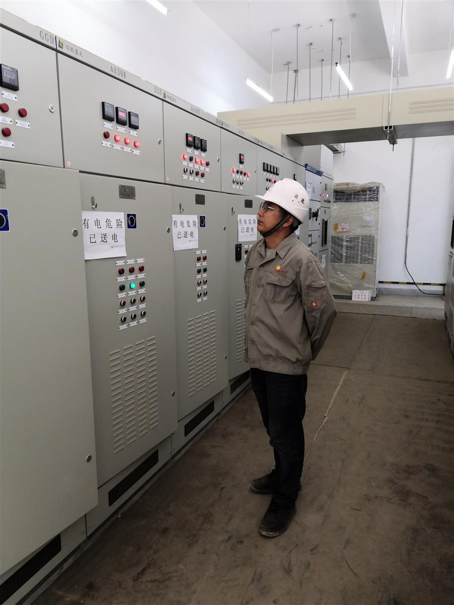 医生掀开奶罩边躁边狠狠躁视频