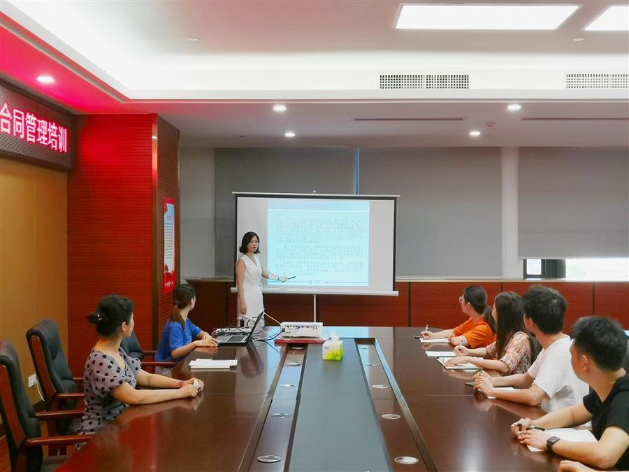 医生掀开奶罩边躁边狠狠躁视频