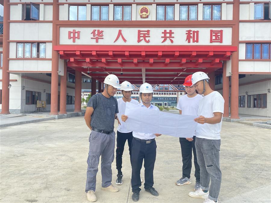 医生掀开奶罩边躁边狠狠躁视频