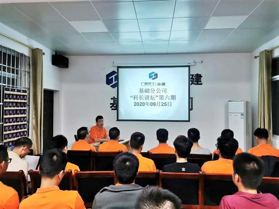 医生掀开奶罩边躁边狠狠躁视频