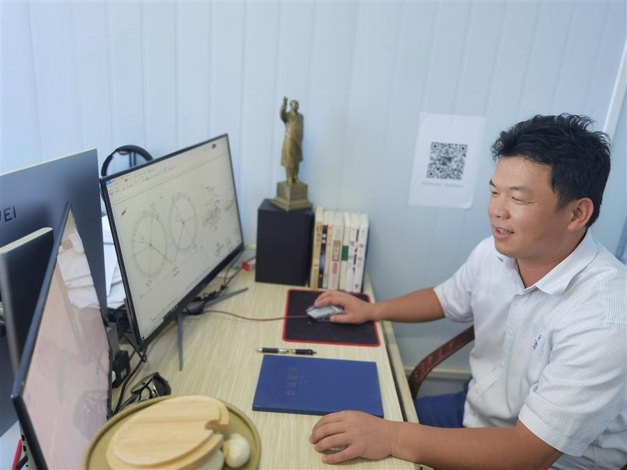 医生掀开奶罩边躁边狠狠躁视频