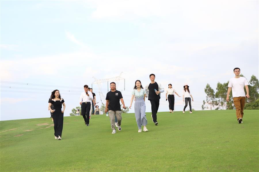 医生掀开奶罩边躁边狠狠躁视频