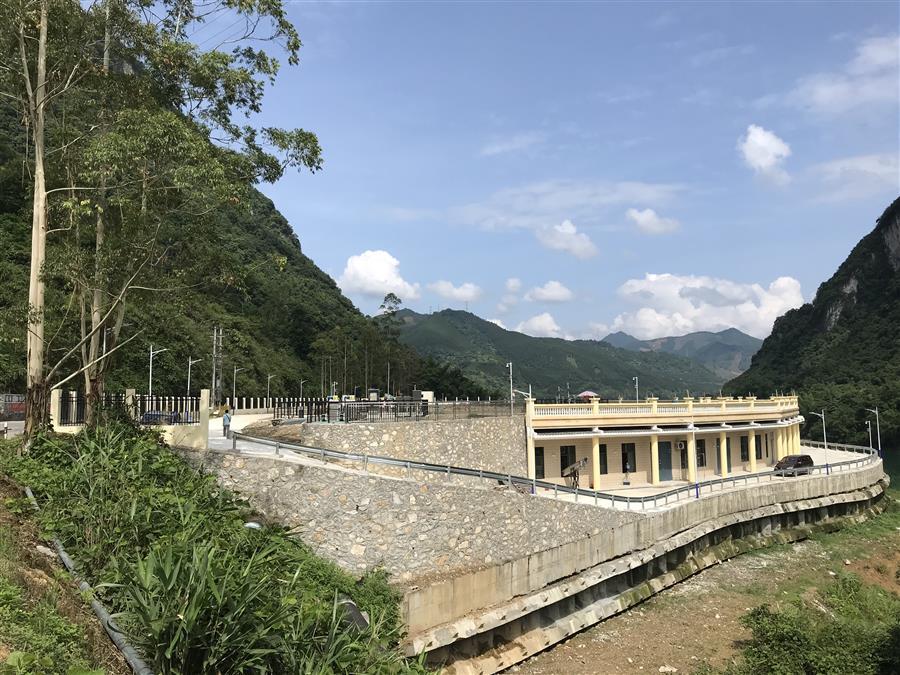 医生掀开奶罩边躁边狠狠躁视频