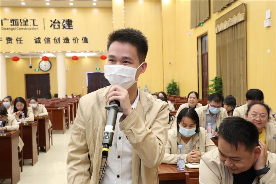 医生掀开奶罩边躁边狠狠躁视频