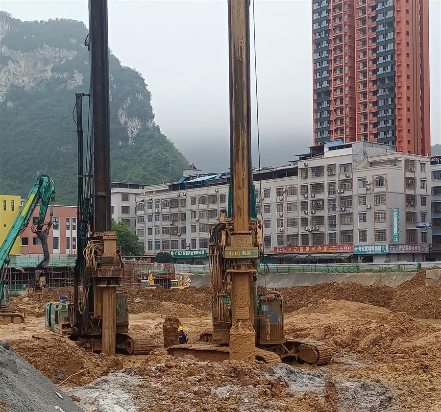 医生掀开奶罩边躁边狠狠躁视频