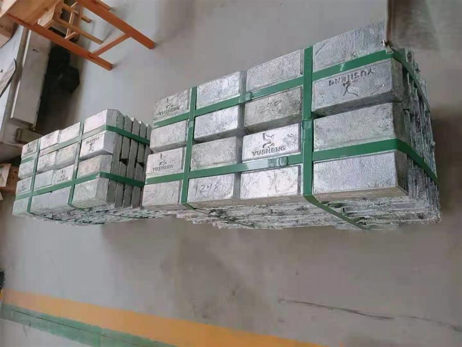 医生掀开奶罩边躁边狠狠躁视频