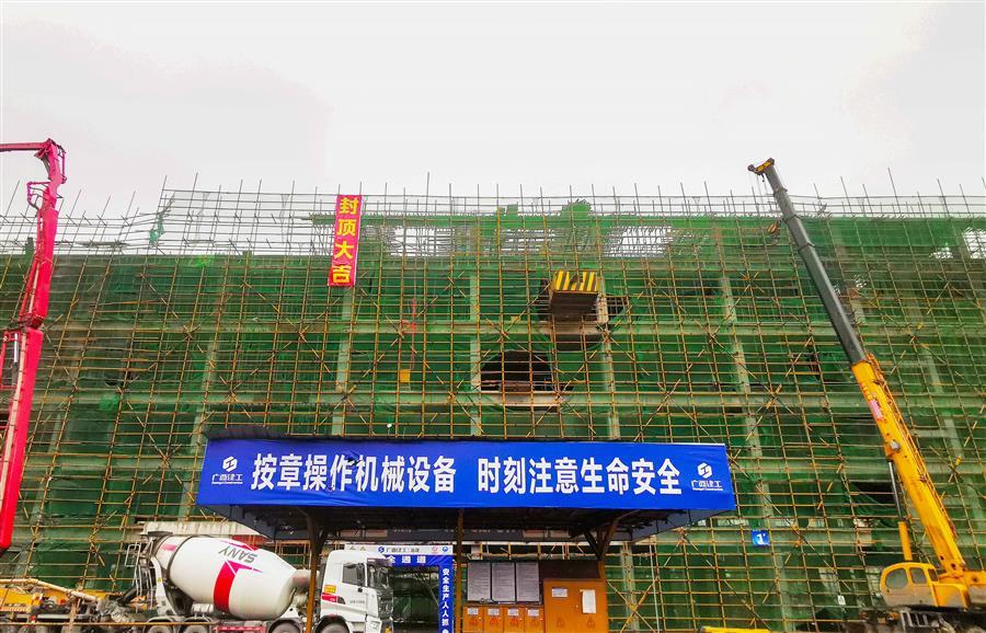 医生掀开奶罩边躁边狠狠躁视频