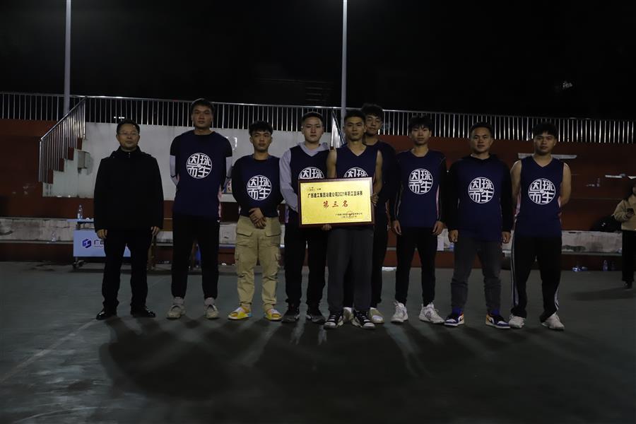 医生掀开奶罩边躁边狠狠躁视频