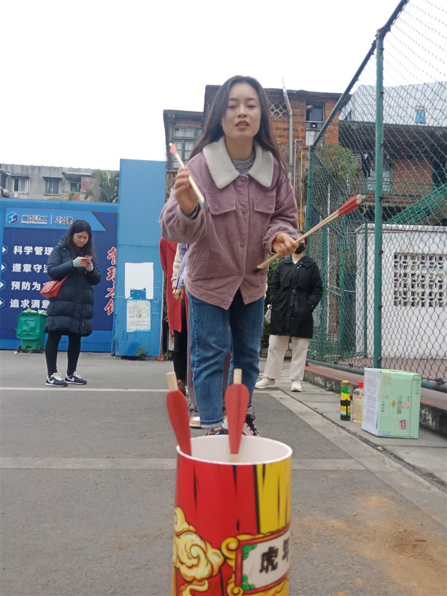 医生掀开奶罩边躁边狠狠躁视频