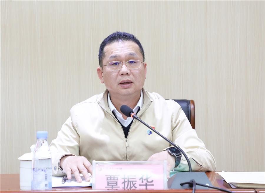 医生掀开奶罩边躁边狠狠躁视频