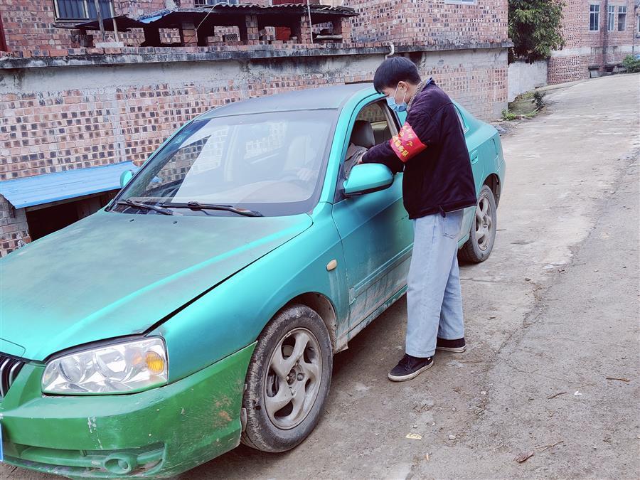 医生掀开奶罩边躁边狠狠躁视频