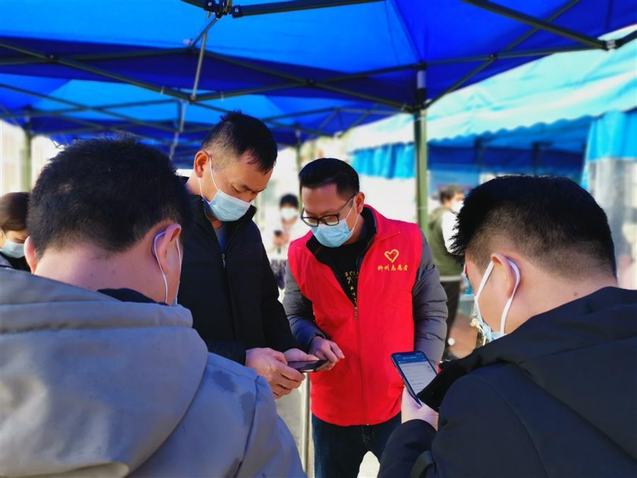 医生掀开奶罩边躁边狠狠躁视频