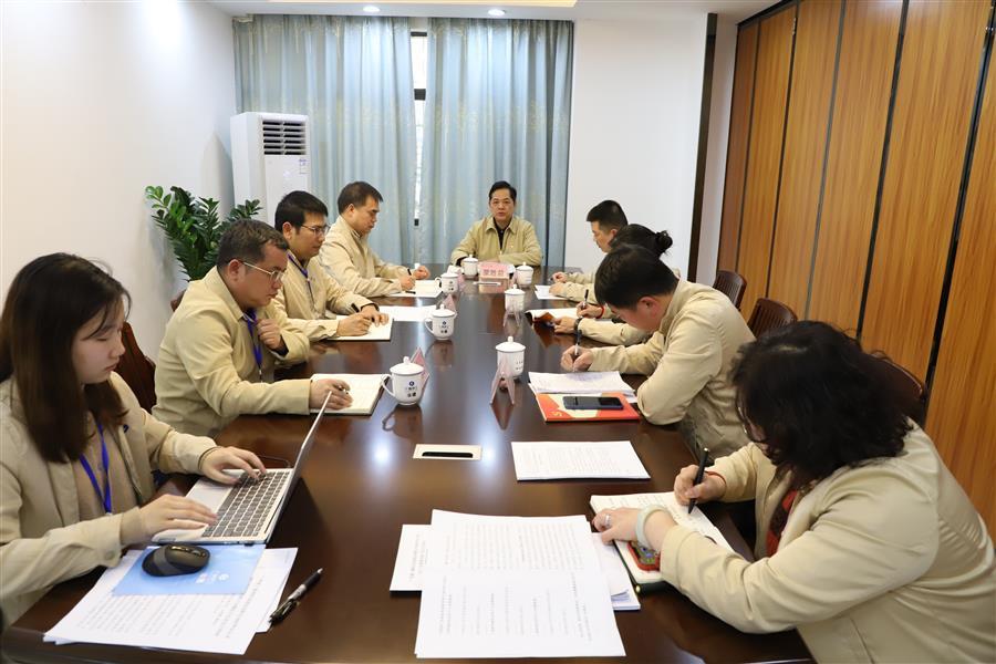 医生掀开奶罩边躁边狠狠躁视频