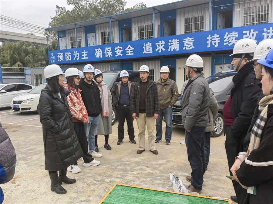 医生掀开奶罩边躁边狠狠躁视频