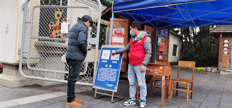 医生掀开奶罩边躁边狠狠躁视频