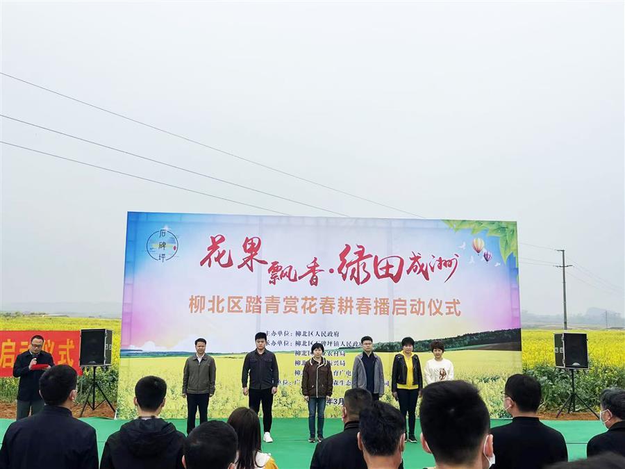 医生掀开奶罩边躁边狠狠躁视频