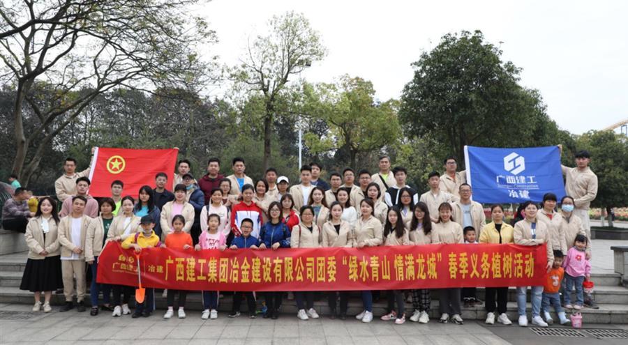 医生掀开奶罩边躁边狠狠躁视频