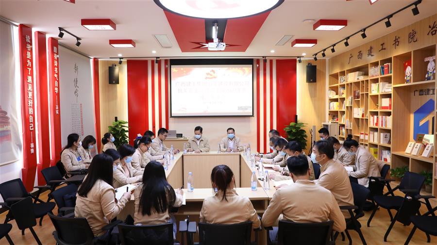 医生掀开奶罩边躁边狠狠躁视频