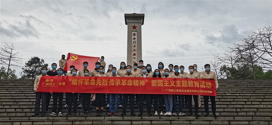 医生掀开奶罩边躁边狠狠躁视频