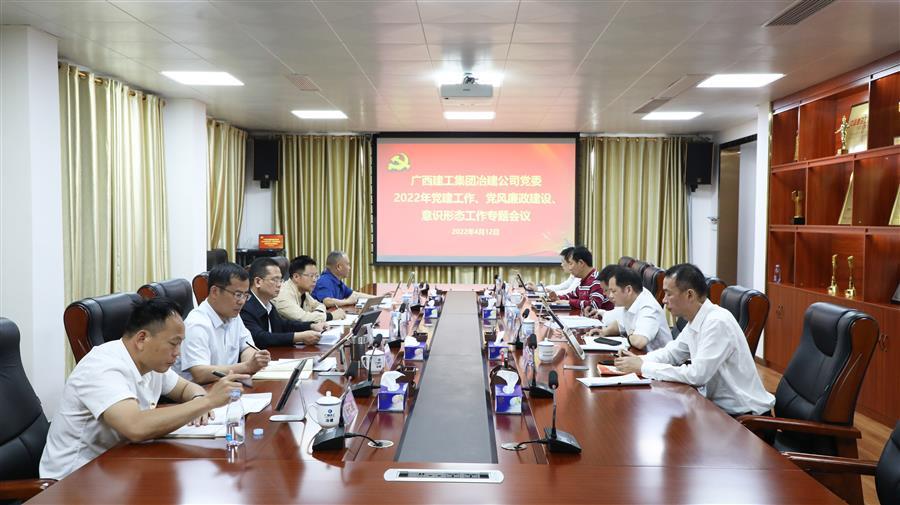 医生掀开奶罩边躁边狠狠躁视频