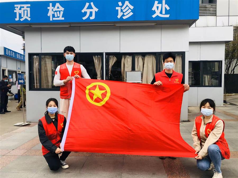 医生掀开奶罩边躁边狠狠躁视频