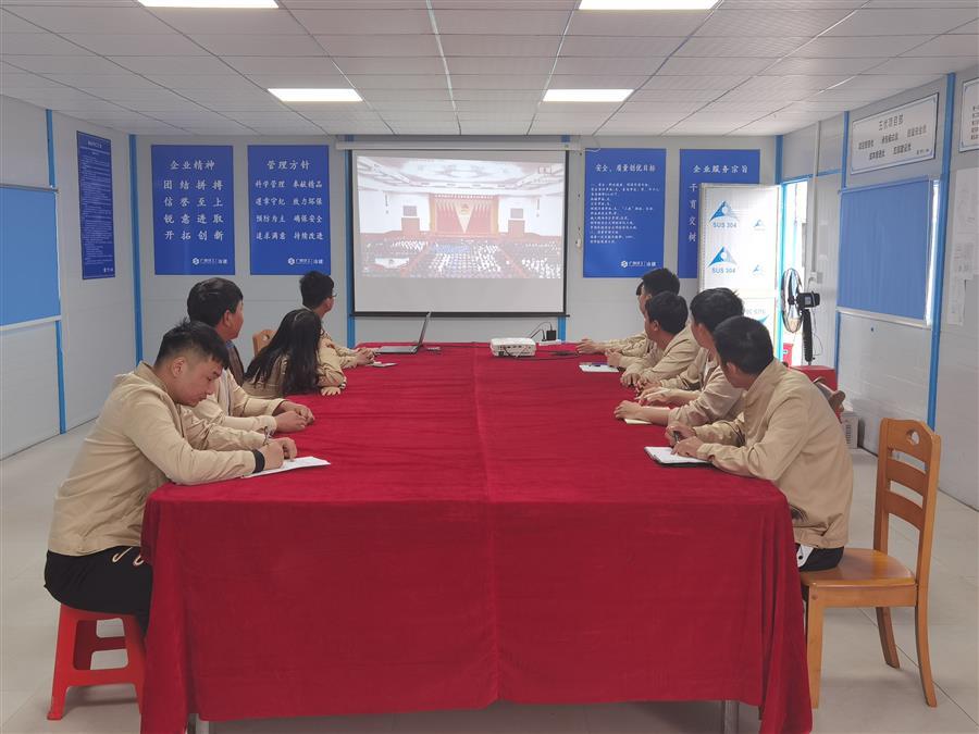 医生掀开奶罩边躁边狠狠躁视频