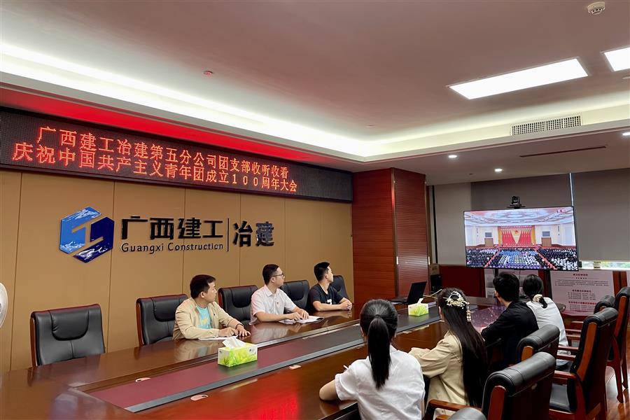 医生掀开奶罩边躁边狠狠躁视频