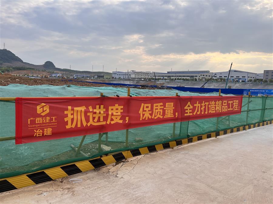 医生掀开奶罩边躁边狠狠躁视频
