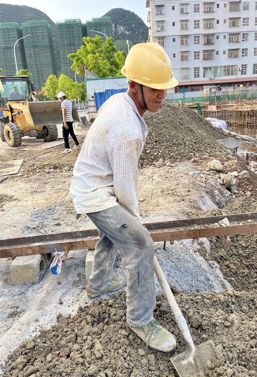 医生掀开奶罩边躁边狠狠躁视频
