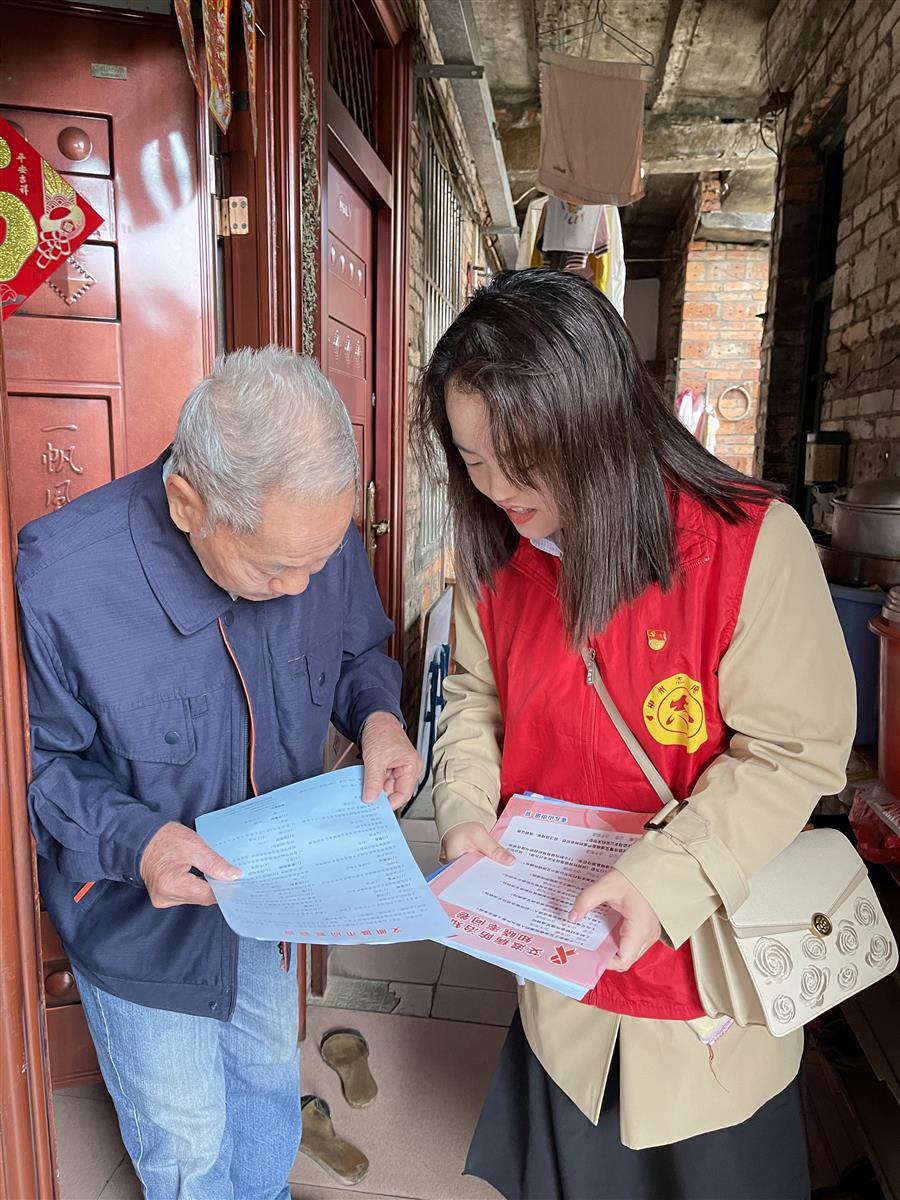 医生掀开奶罩边躁边狠狠躁视频