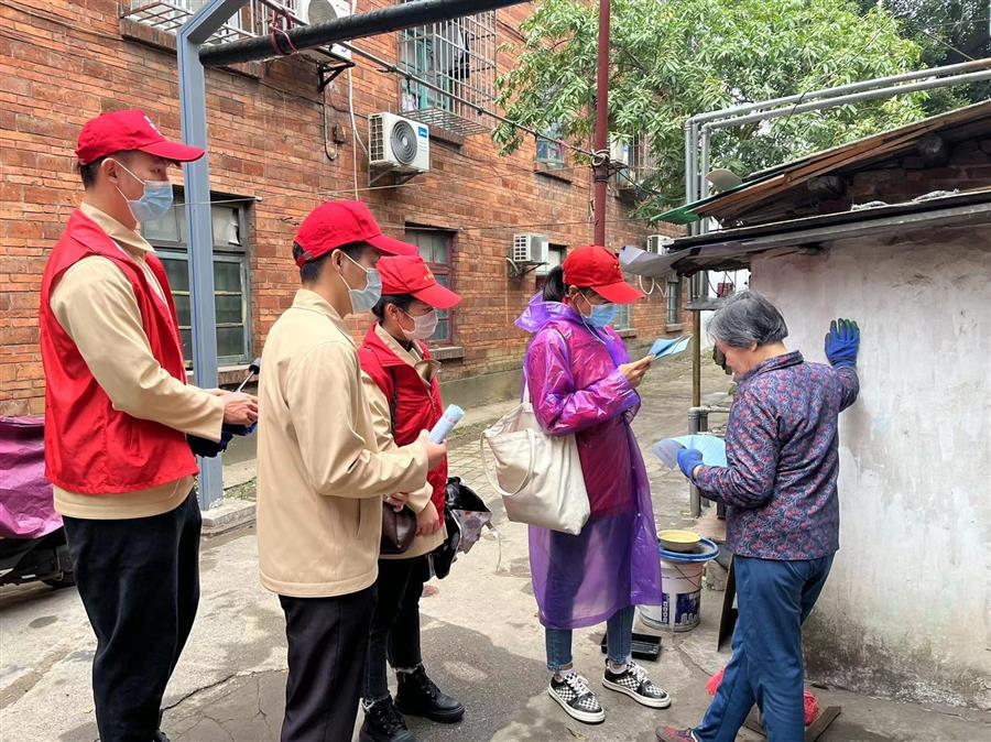 医生掀开奶罩边躁边狠狠躁视频