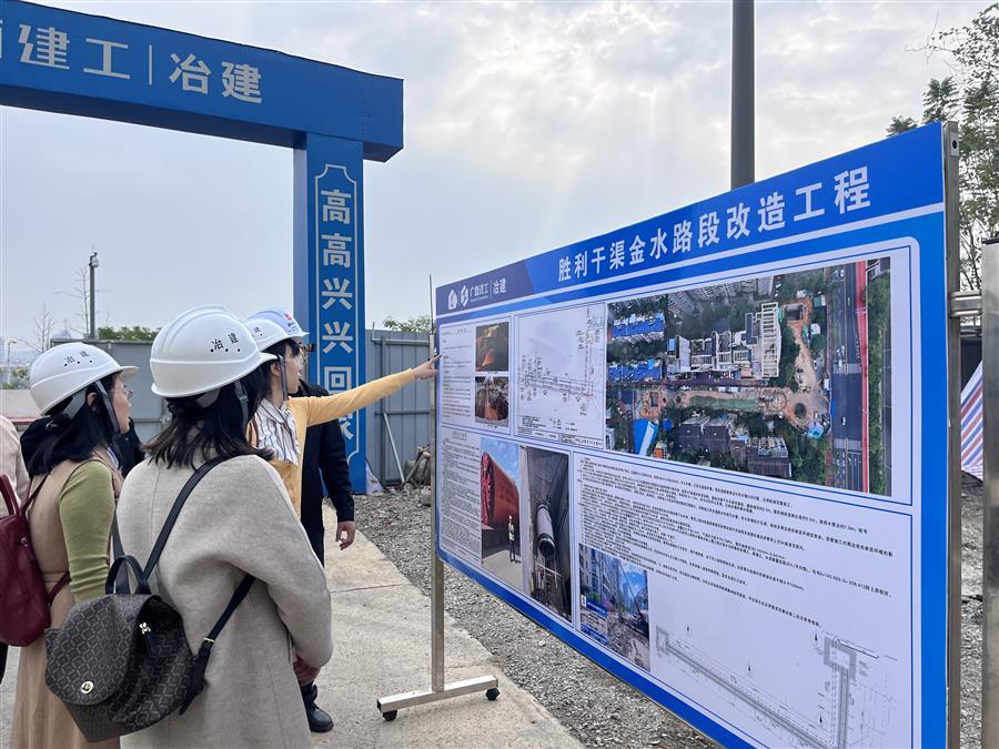 医生掀开奶罩边躁边狠狠躁视频